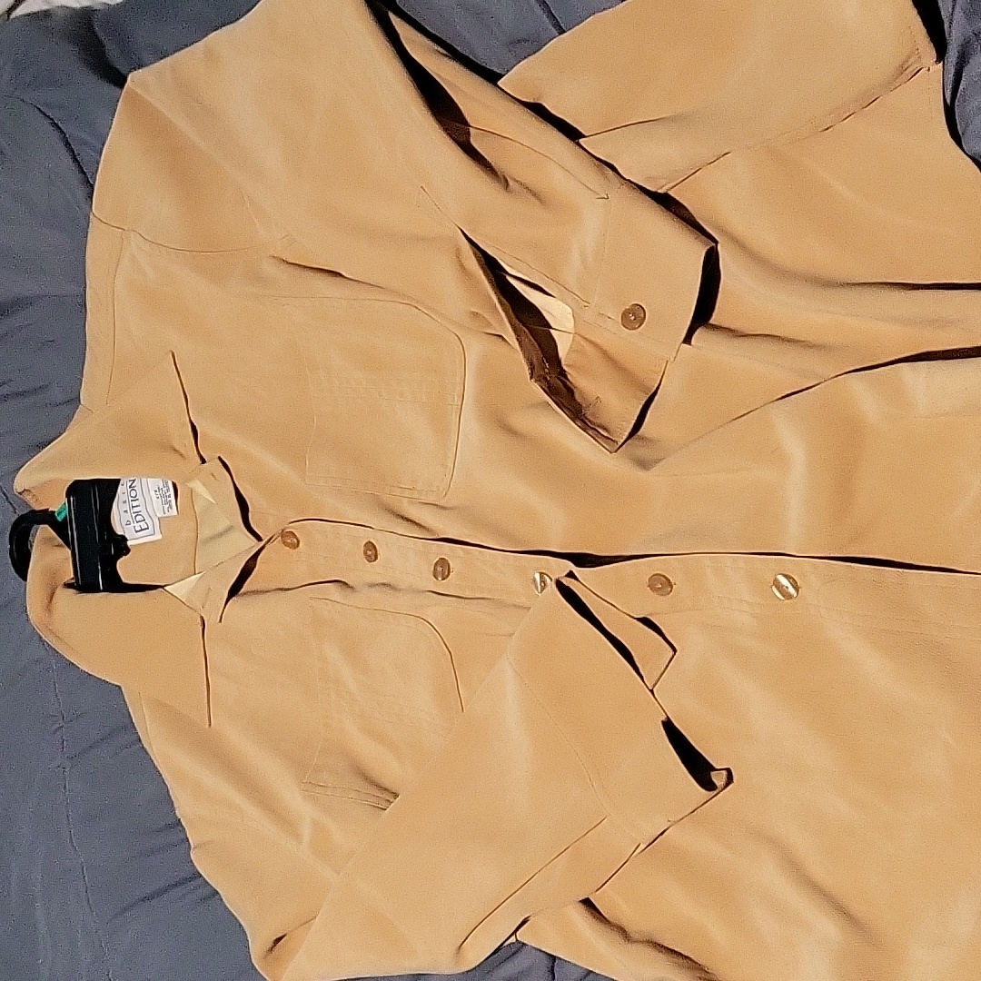 Women's Basic Editions Buttoned Down Shirt